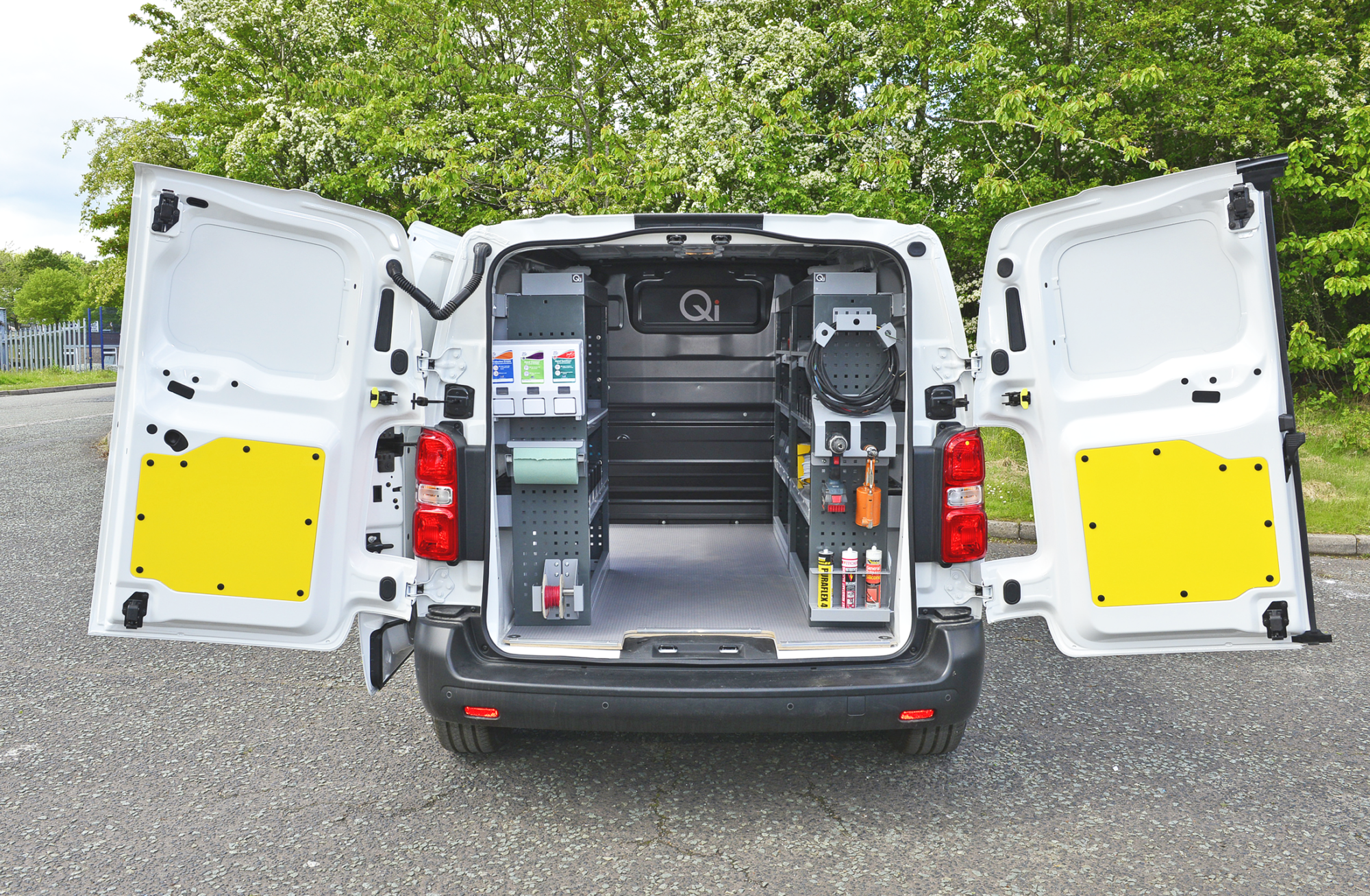 Light Commercial Vehicles 18 FAST-FIT conversion by Qi Van Systems